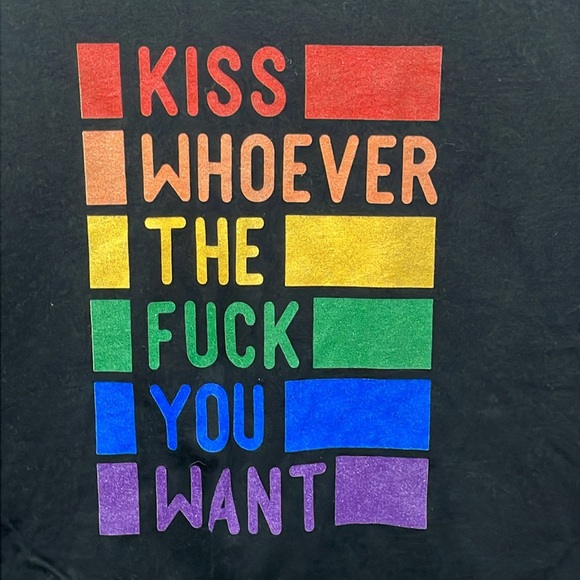 PRIDE Black T-Shirt. "KISS WHOEVER THE F- YOU WANT". Very Good Condition. Size M - Picture 2 of 4